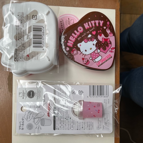 Hello Kitty Frappe keychain,Soap dish, soda top, fuzzy socks, Lip smackers - Picture 4 of 7